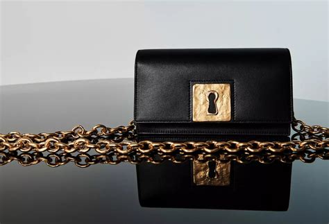 wallet on chain bag|best luxury wallet on chain.